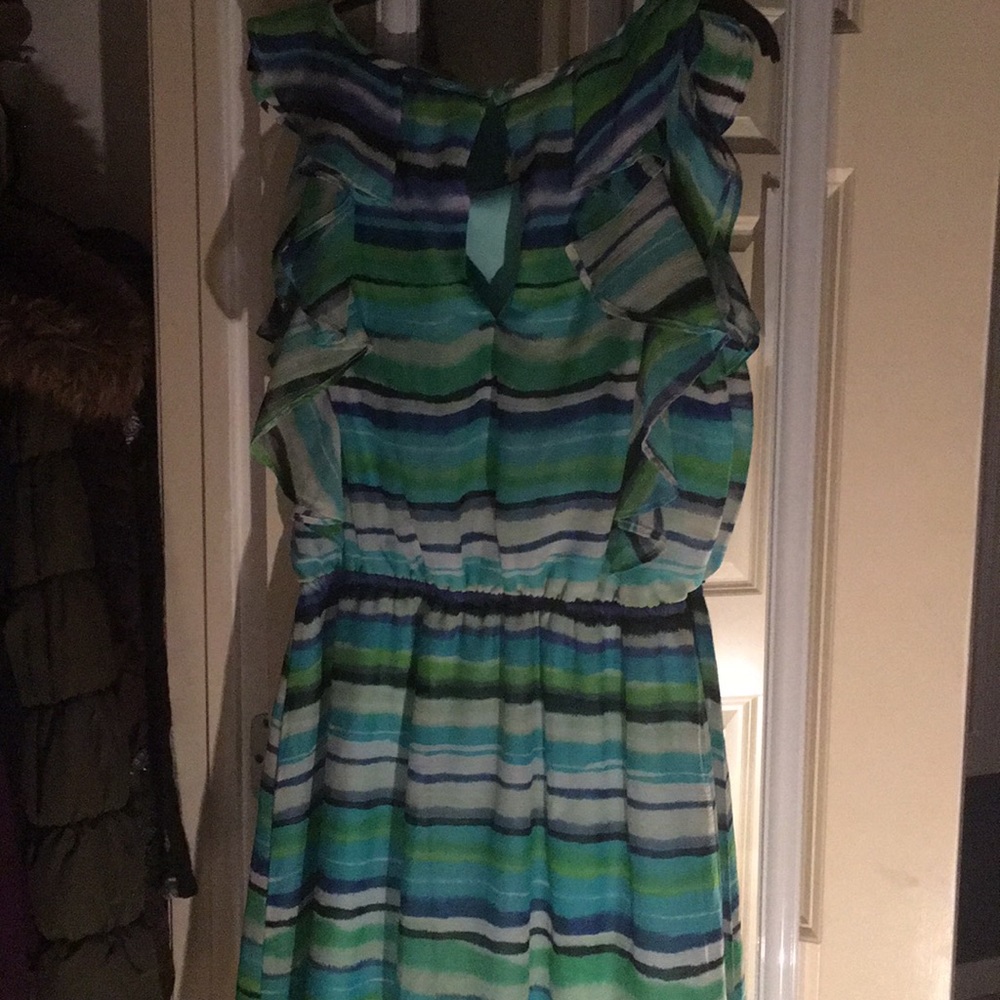 Dress - Picture 3 of 3